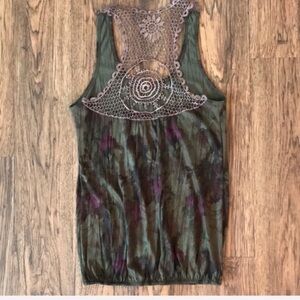 ❣️Beautiful Lace Detail Top